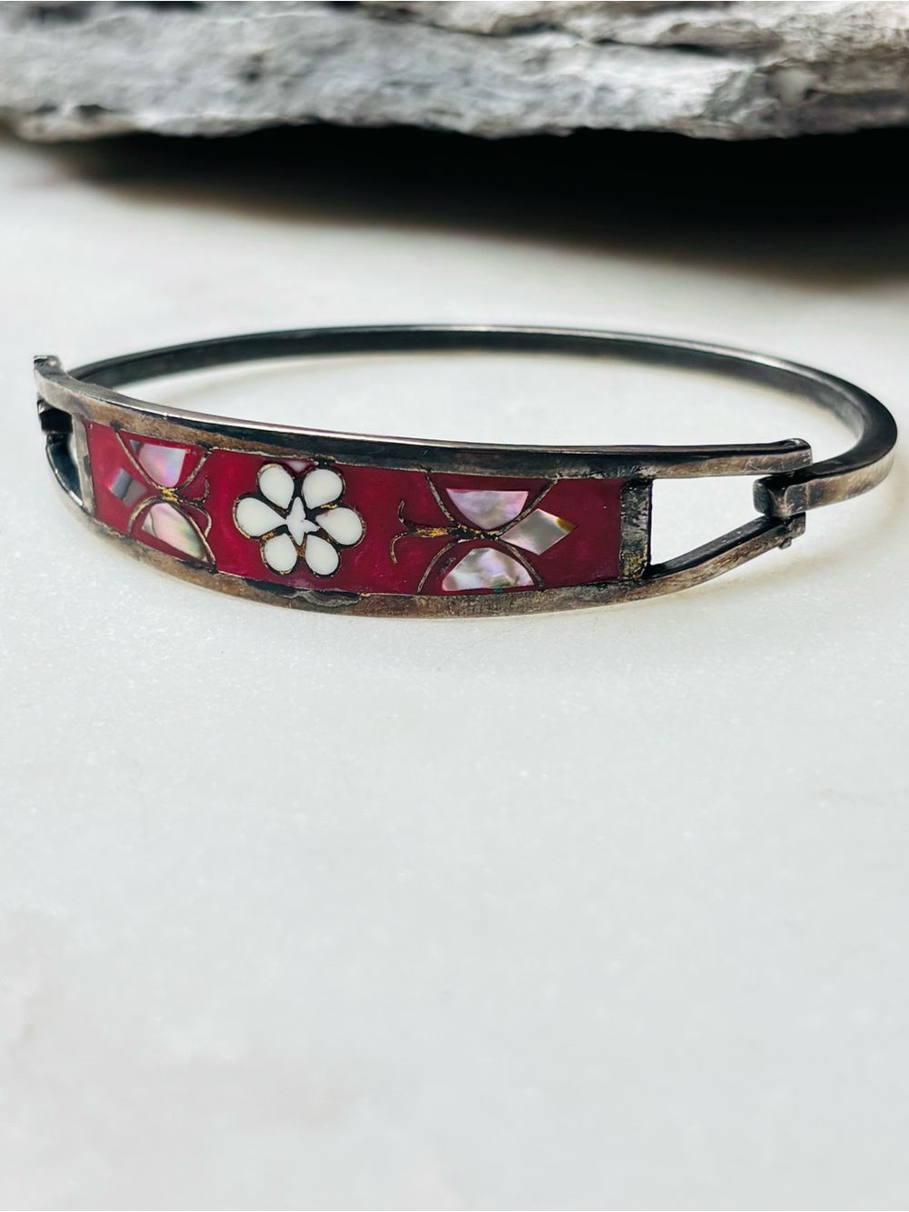 Vintage Taxco Butterfly Bracelet Red Enamel Mother of Pearl Floral Inlay Hinged - Picture 3 of 8